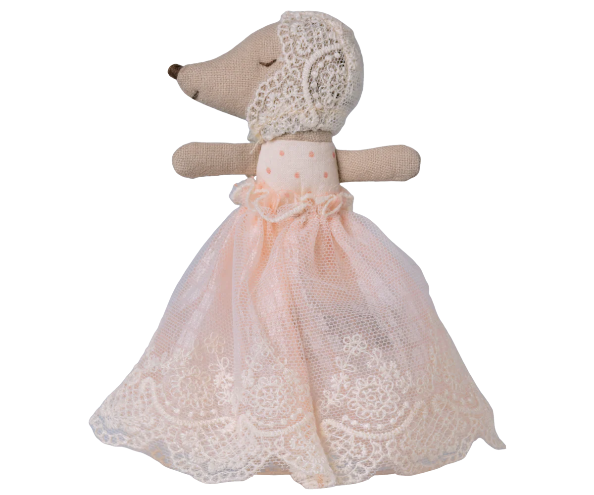 Sleepy/Wakey Baby Mouse in Gown
