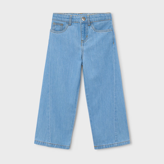 Light blue jeans with wide leg