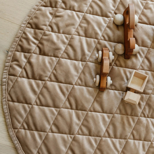 Hazelnut play mat