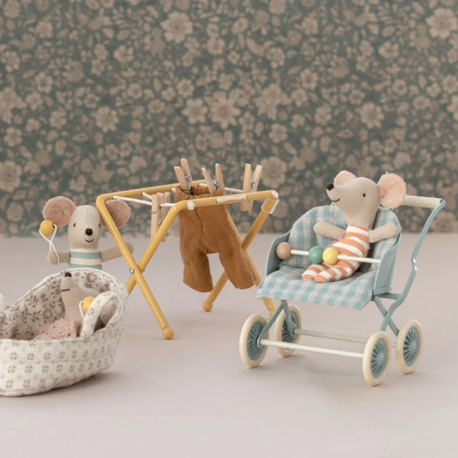 SHOP TOYS