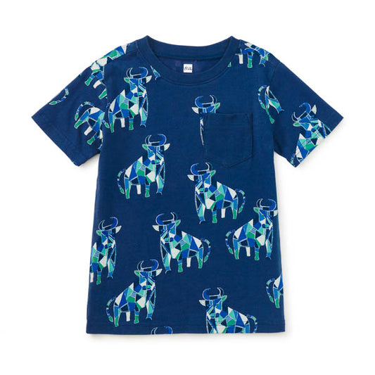 Blue t-shirt with geometric bull pattern