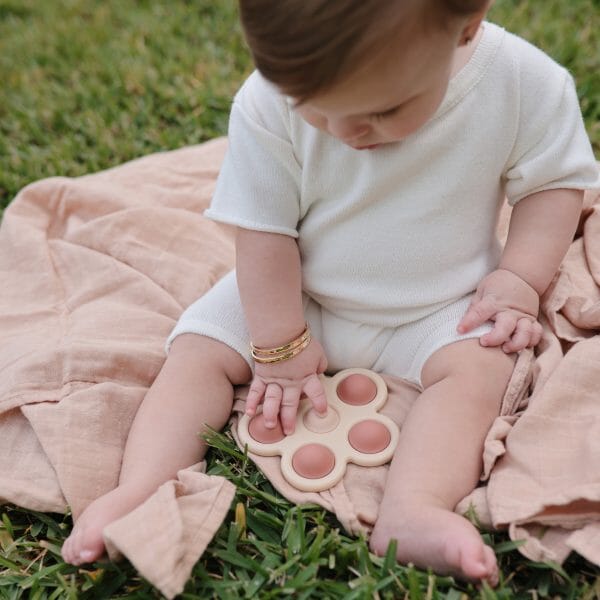 Flower Press Toy 180 BABY GEAR Mushie