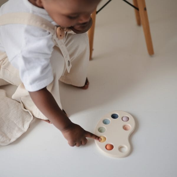 Paint Palette Push Toy 180 BABY GEAR Mushie