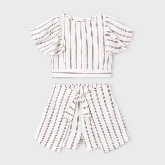 Striped outfit with top and shorts 