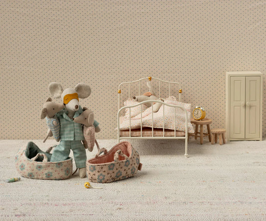 Rose Baby Mouse in Carrycot