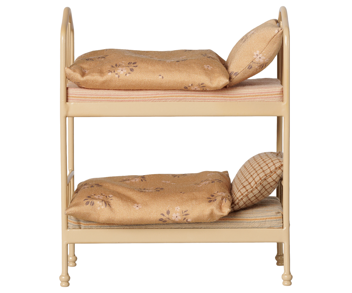 Wheat Bunk Bed - Mouse detail