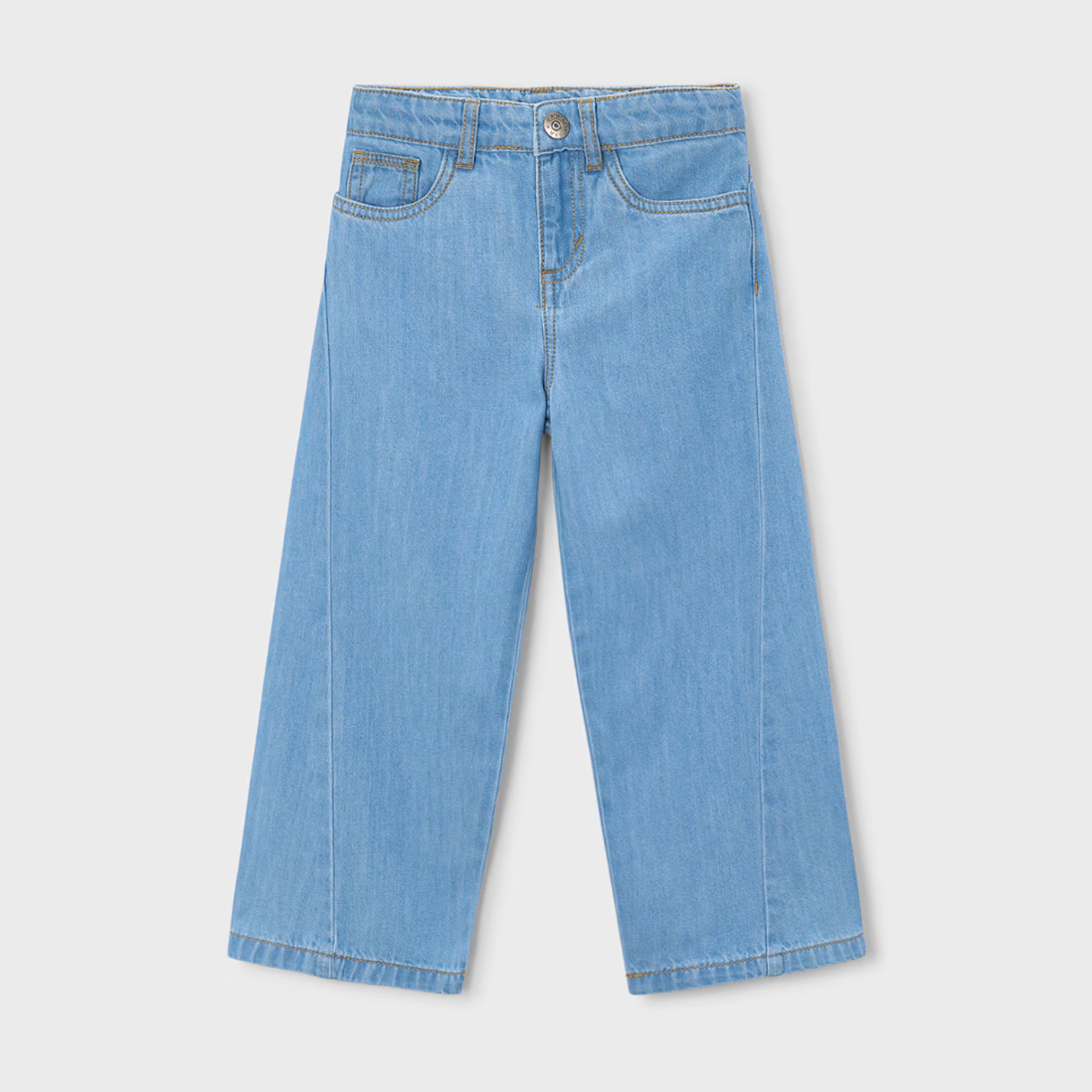 Light blue jeans with wide leg