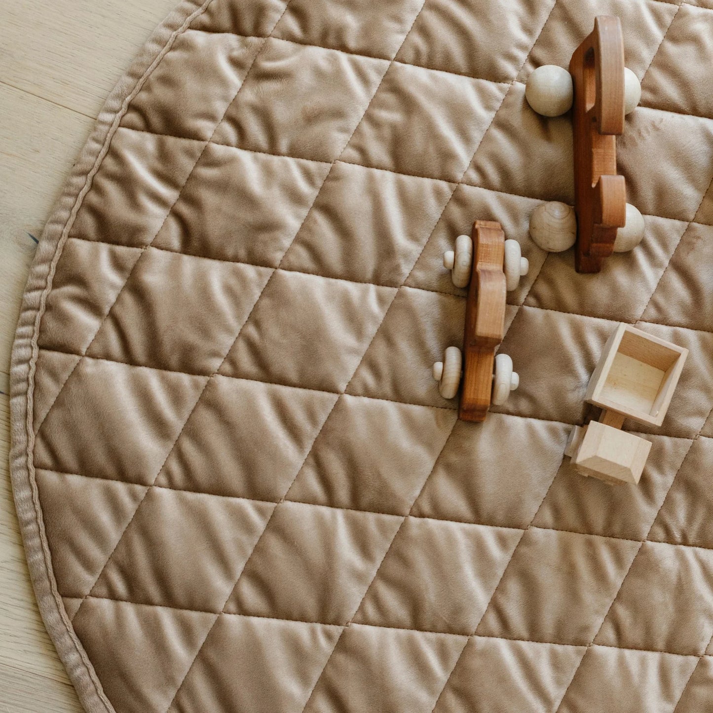 Hazelnut play mat