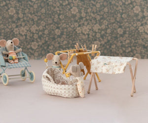 Brown Floral Baby Mouse Carry Cot 196 TOYS CHILD Maileg 